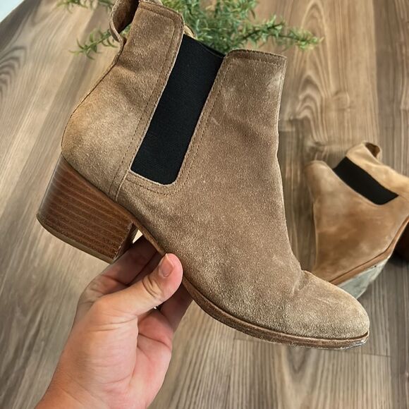RAG & BONE WALKER NUBUCK CHELSEA BOOT IN TAN SUEDE SIZE 7 (38) EUC - Picture 4 of 11